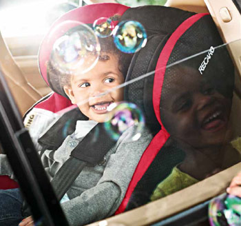 Kind in Recaro Kindersitz Kind in Recaro Kindersitz
